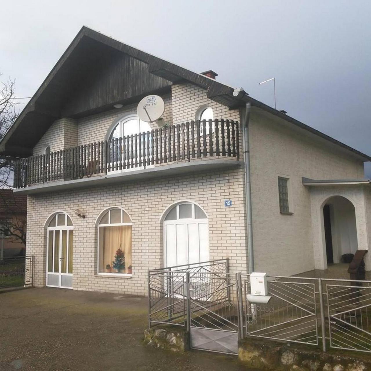 Rooms Mila Rezovac Exteriör bild