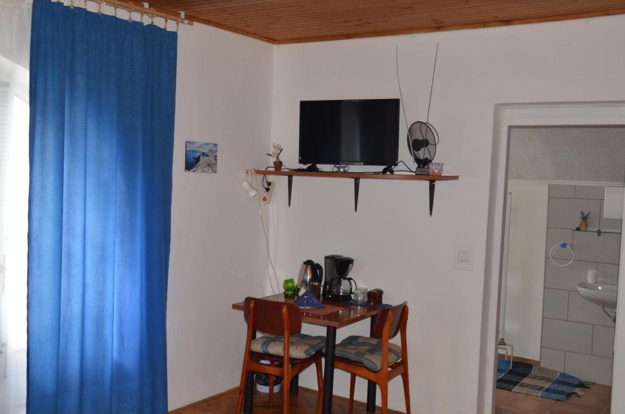Rooms Mila Rezovac Exteriör bild