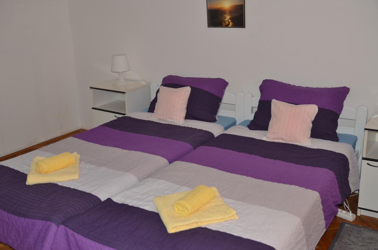 Rooms Mila Rezovac Exteriör bild